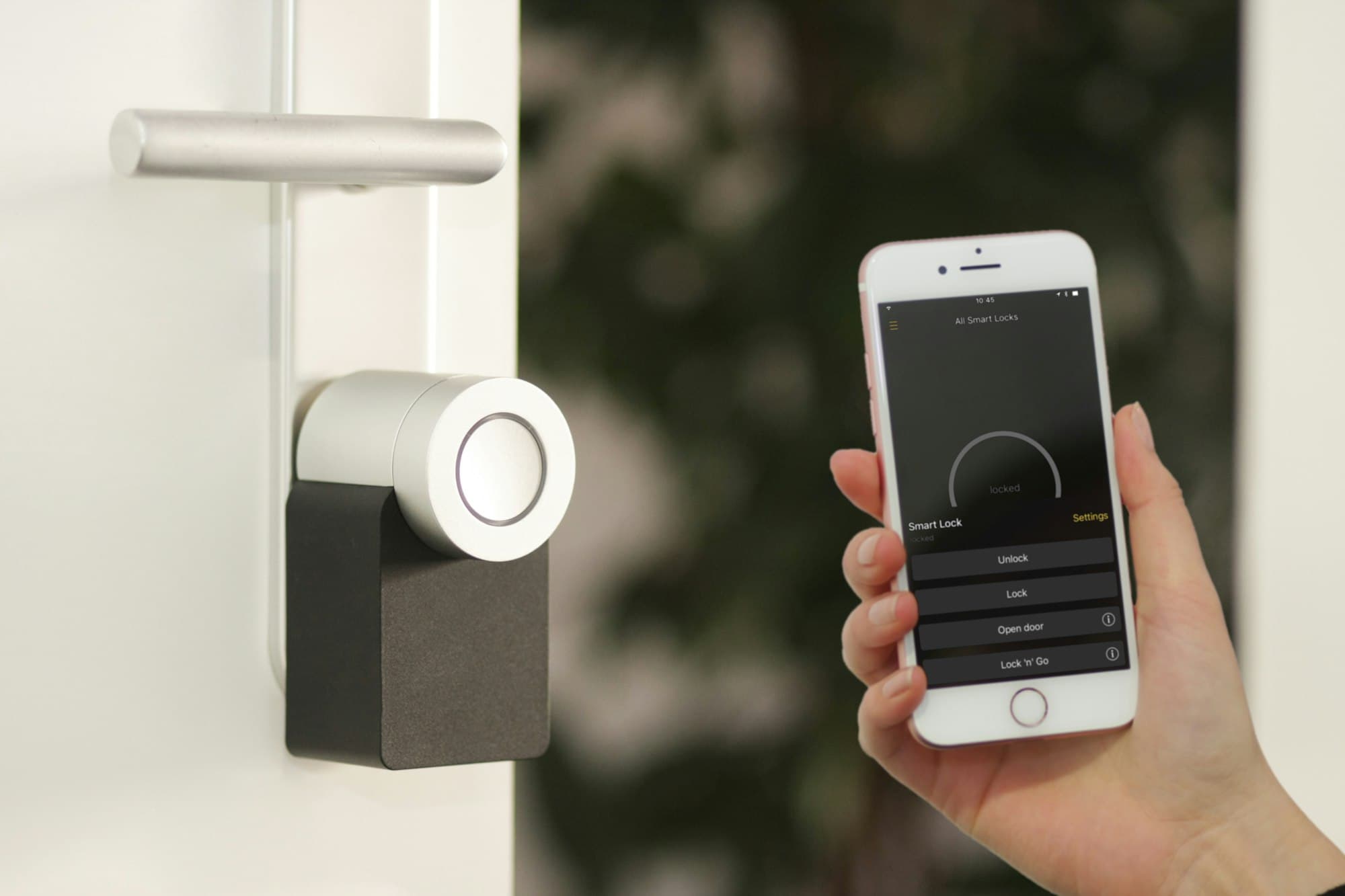 Caméra de vidéosurveillance installée en intérieur