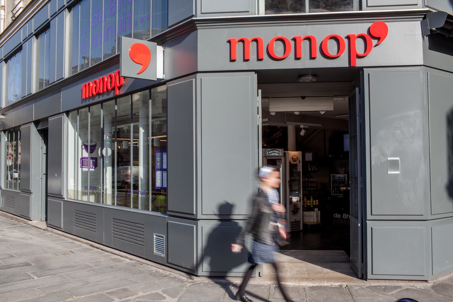 Façade d'un magasin Monop' en France