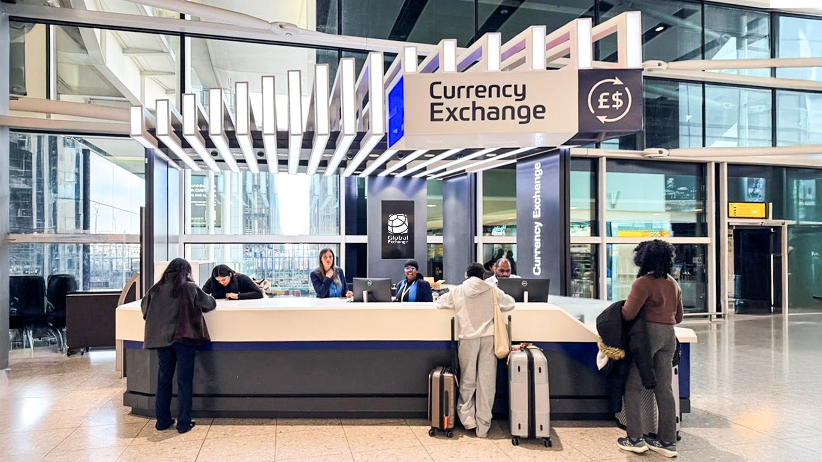Bureau Global Exchange ouvert aux voyageurs dans un terminal de l'aéroport Heathrow